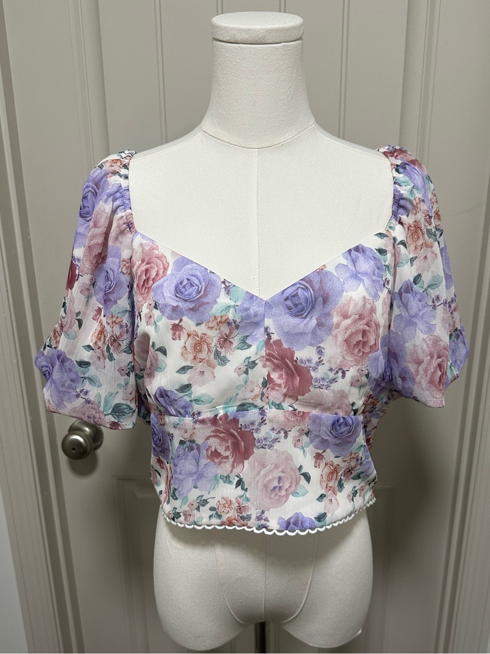 miami Floral Sweetheart Puff-Sleeve Crop Top - Lavender/Pink/Cream
